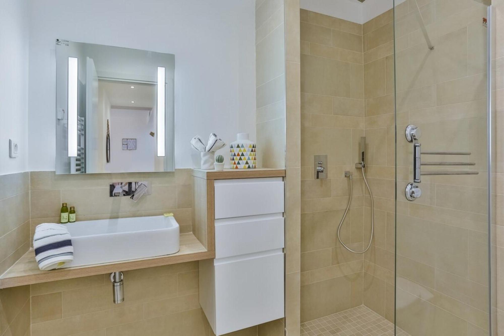 Апартаменты France 82 Tp -1 Min From The Sea - Terrace - Parking Ницца Экстерьер фото